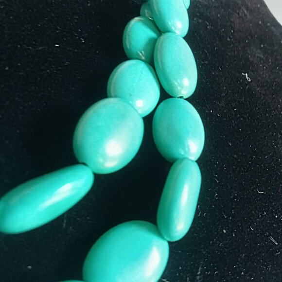 Gorgeous Vintage Native American Tumbled Turquoise and Silver Necklace - Picture 7 of 10